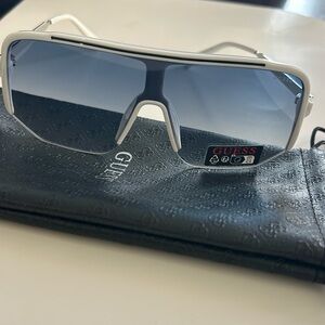 GUESS Luxury White Shield Sunglasses Blue Gradient UV Unisex NWT
